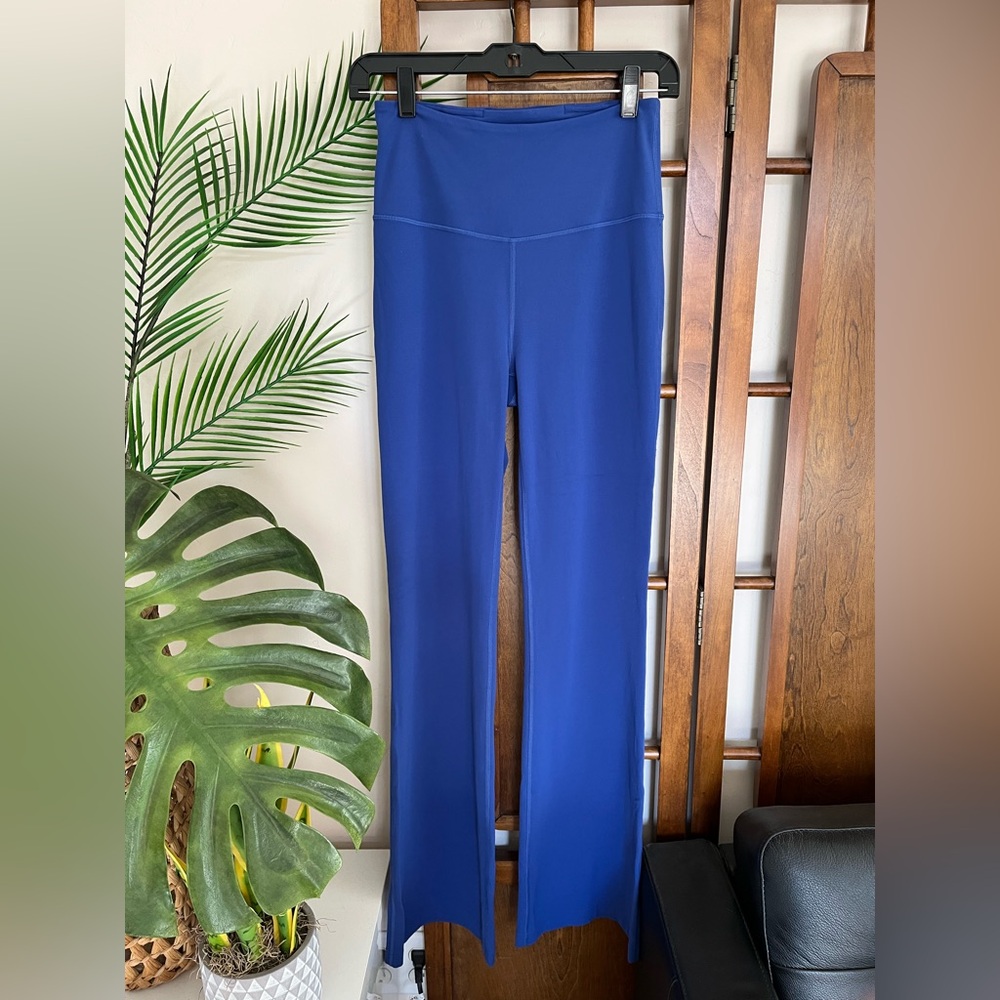 *Like New* Lululemon Groove Flared Pant - Picture 4 of 11